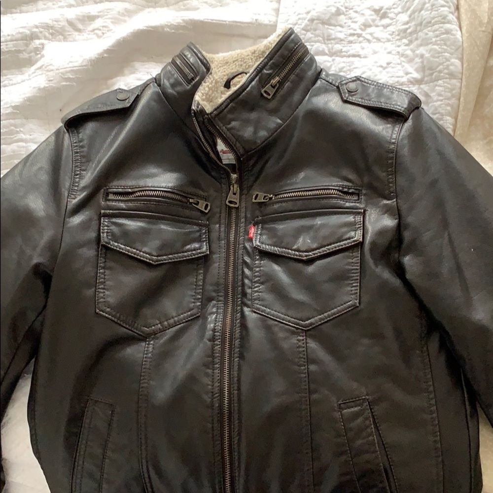 Levi’s brown leather jacket. Men’s medium.